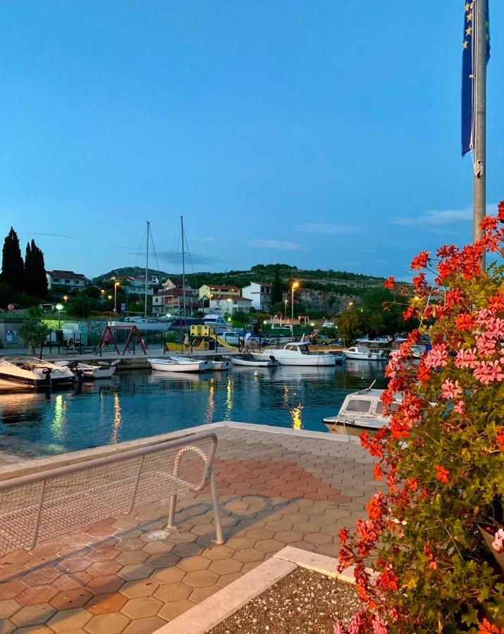 Apartment Remi, Penthouse With Balcony, Free Parking Marina  Exterior foto