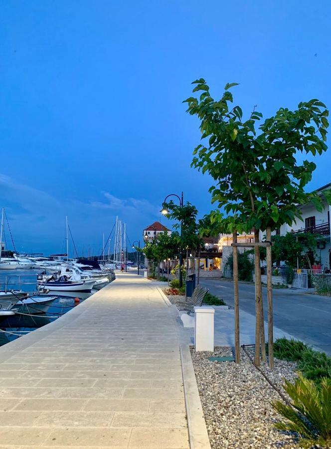 Apartment Remi, Penthouse With Balcony, Free Parking Marina  Exterior foto